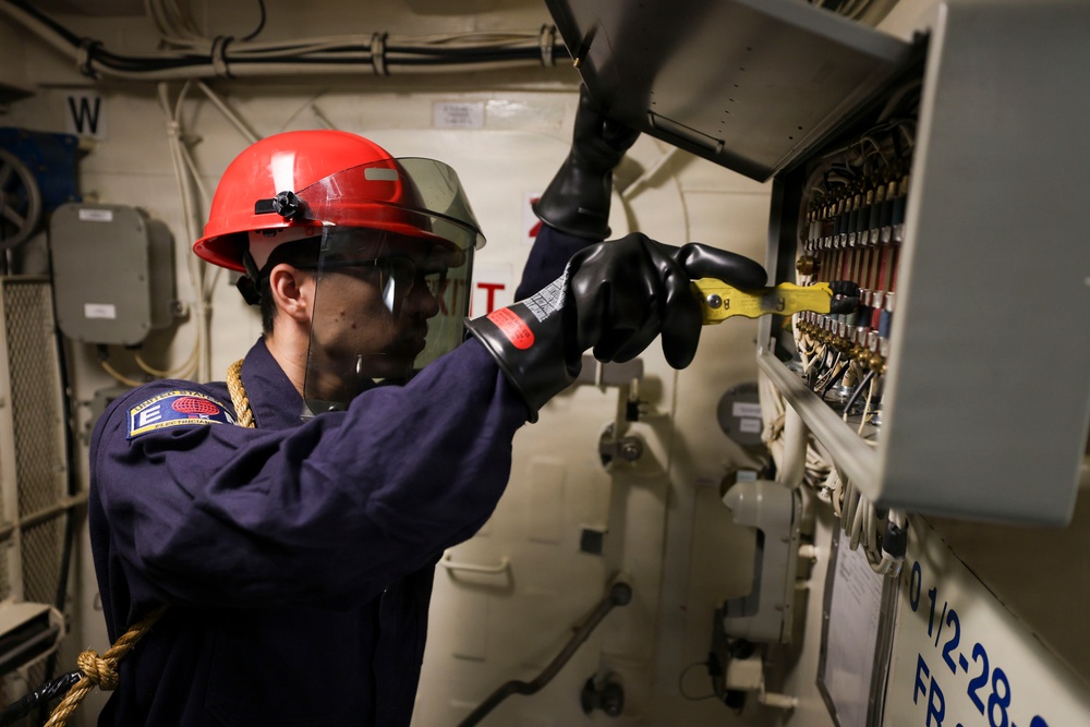 USS Bainbridge (DDG 96) Maintenance