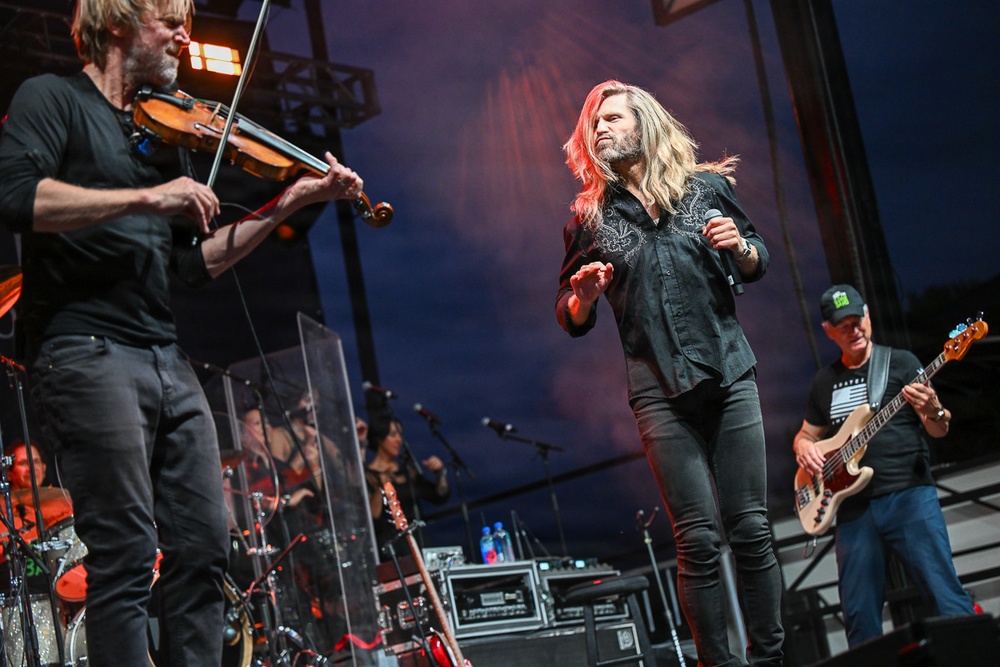 Gary Sinise brings honor, gratitude and rock ’n’ roll to Hill AFB