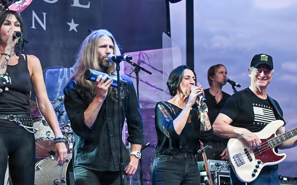 Gary Sinise brings honor, gratitude and rock ’n’ roll to Hill AFB