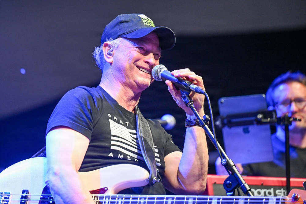 Gary Sinise brings honor, gratitude and rock ’n’ roll to Hill AFB