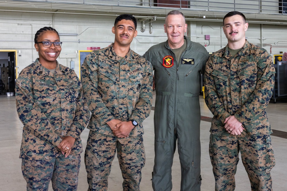 Deputy Commandant for Aviation visits 3rd MAW