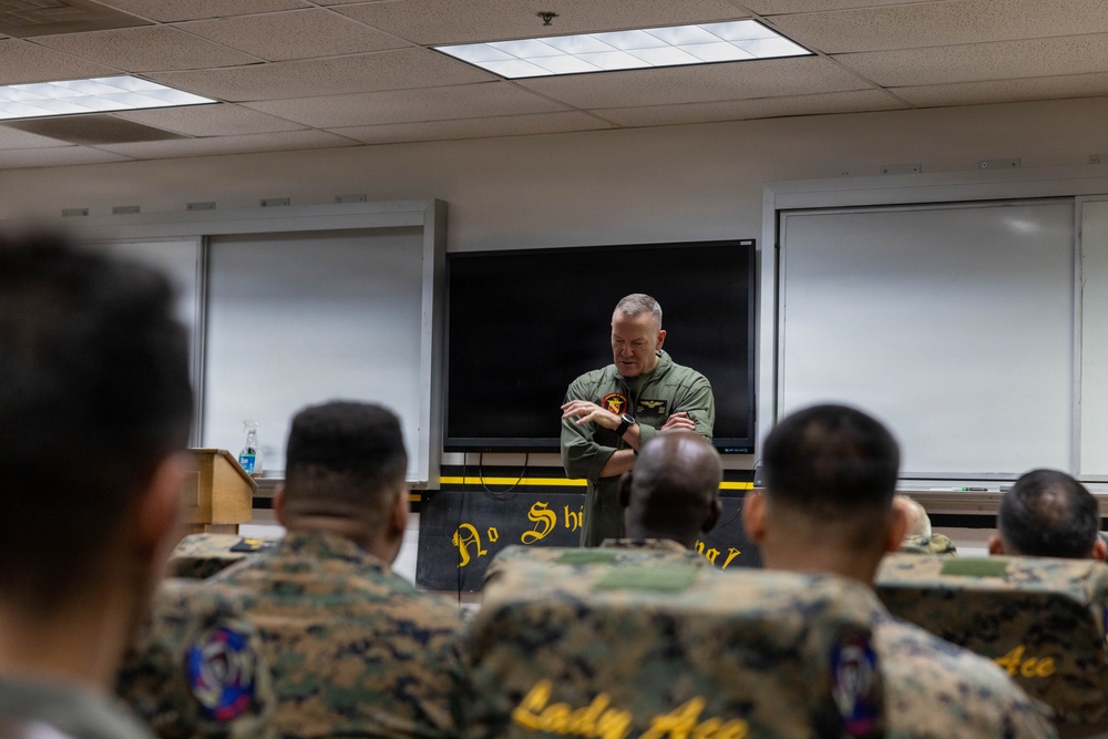 Deputy Commandant for Aviation visits 3rd MAW
