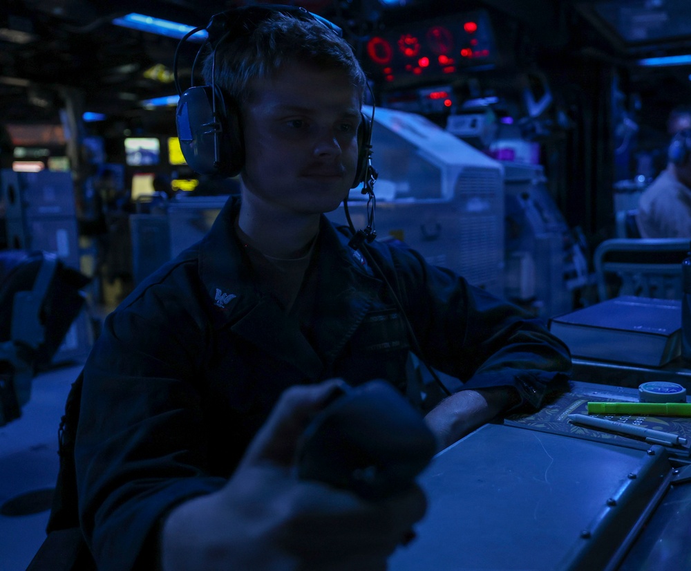 USS Bainbridge (DDG 96) Combat Information Center