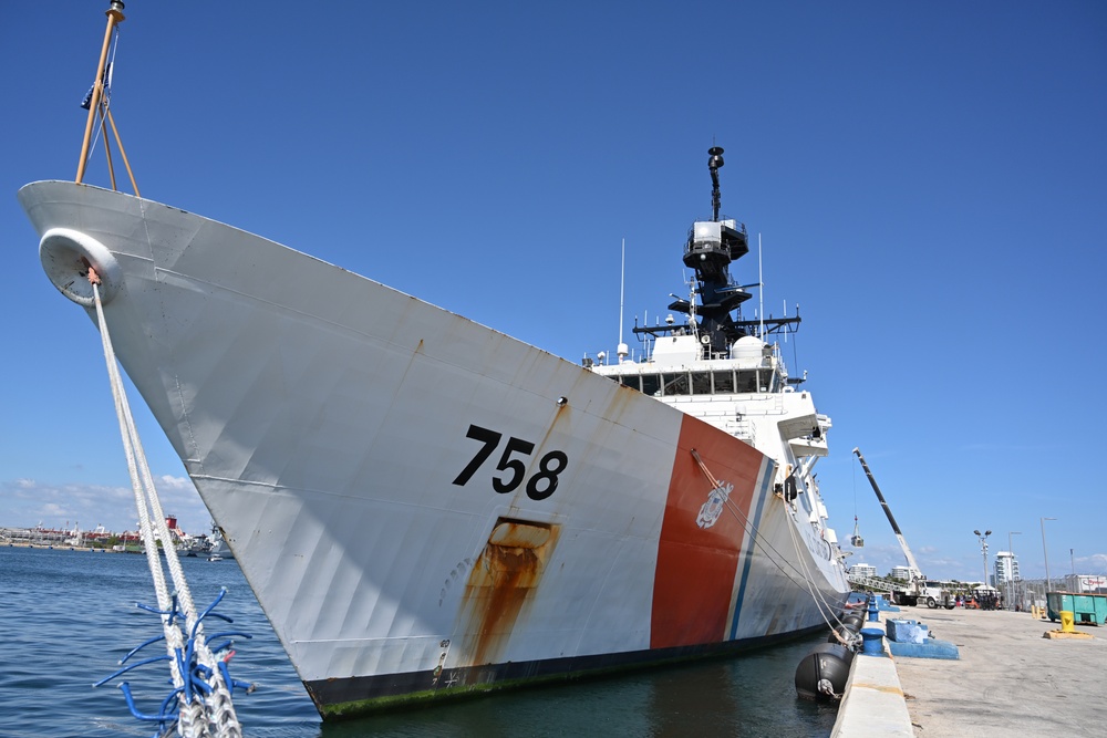 Coast Guard continues to break records, offloading over $362 million in illicit drugs interdicted in Eastern Pacific Ocean