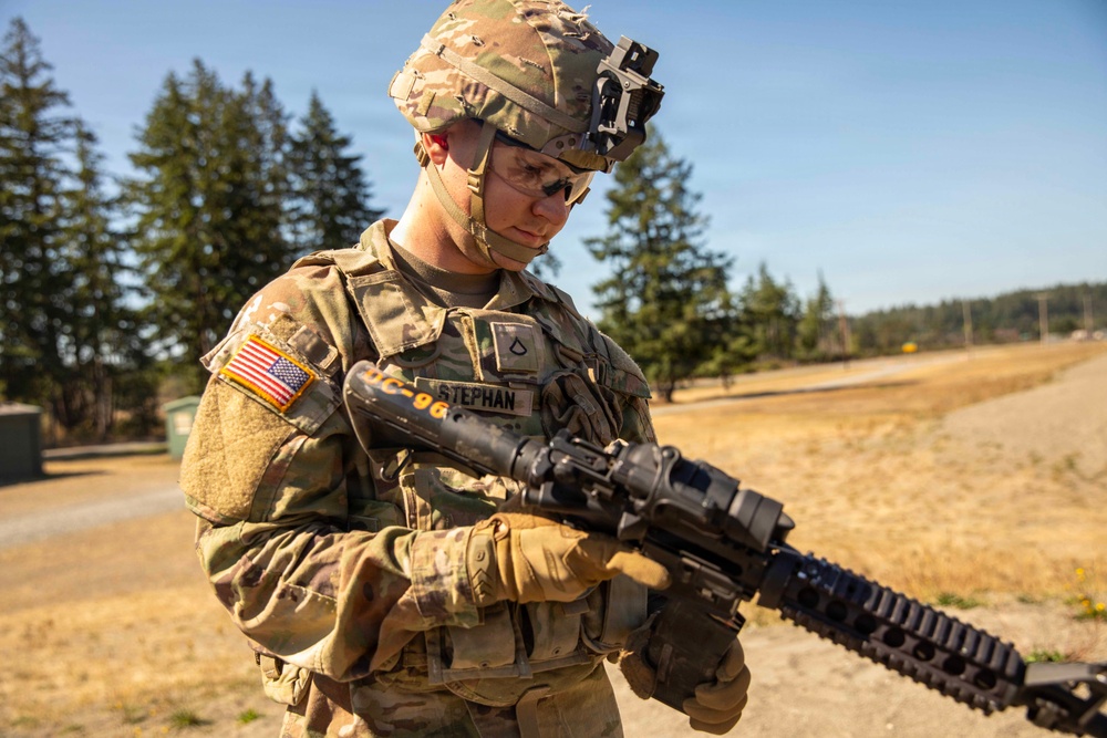 16th Combat Aviation Brigade conduct M4A1 carbine qualification