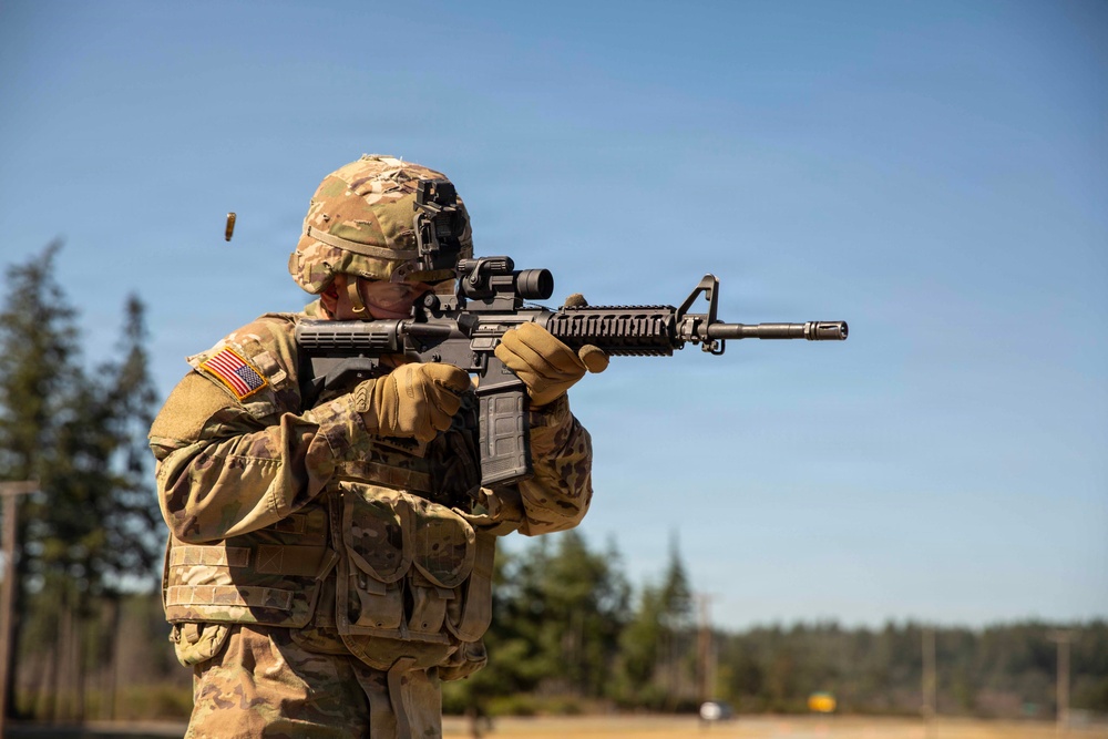 16th Combat Aviation Brigade conduct M4A1 carbine qualification
