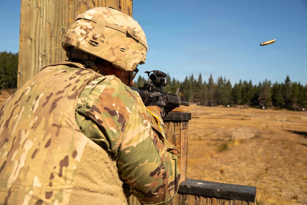 16th Combat Aviation Brigade conduct M4A1 carbine qualification