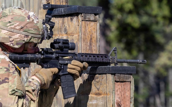 16th Combat Aviation Brigade conduct M4A1 carbine qualification