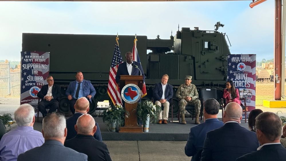 STORM Project Manager addresses audience at depot event