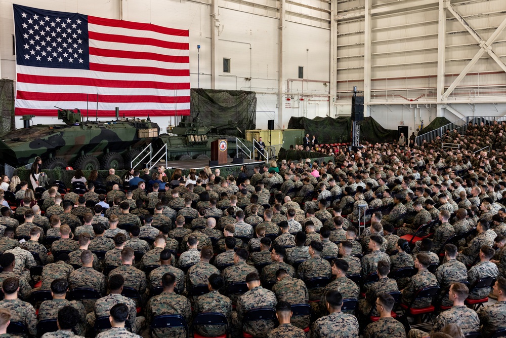 First and Second Ladies of the United States Visit MCB Camp Lejeune, MCAS New River