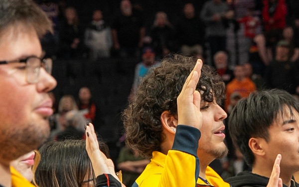 Future Sailors take part in oath of enlistment at NBA game