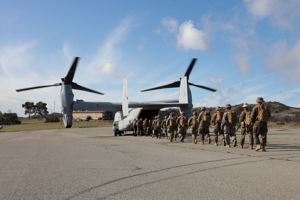 9th Communication Battalion Conducts Simulated Raid