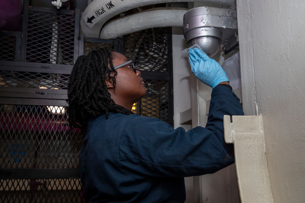 Abraham Lincoln conducts routine operations