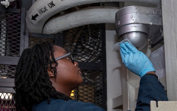 Abraham Lincoln conducts routine operations