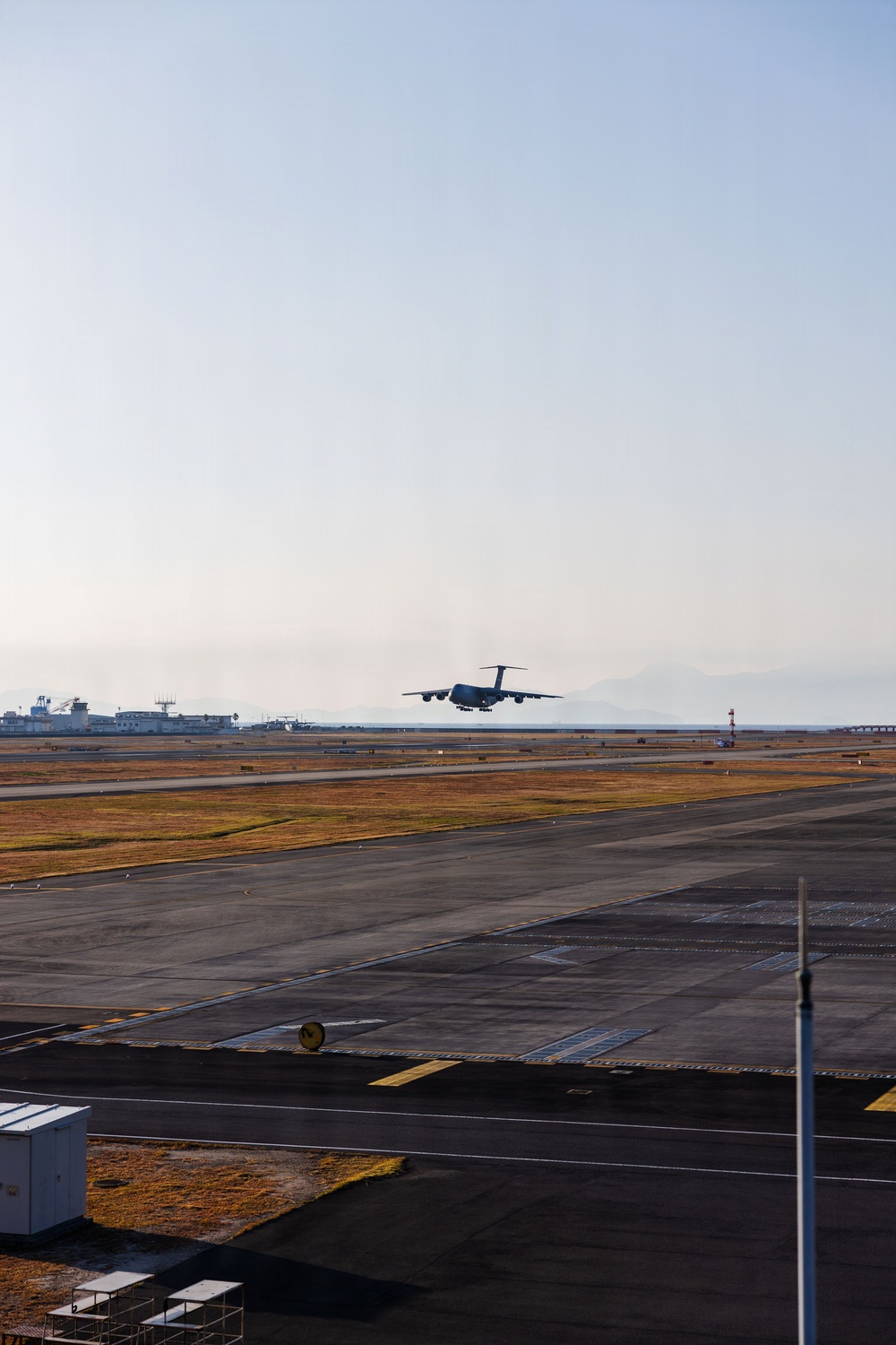 Connecting the globe: A C5M Super Galaxy lands at MCAS Iwakuni