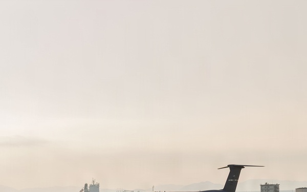 Connecting the globe: A C5M Super Galaxy lands at MCAS Iwakuni