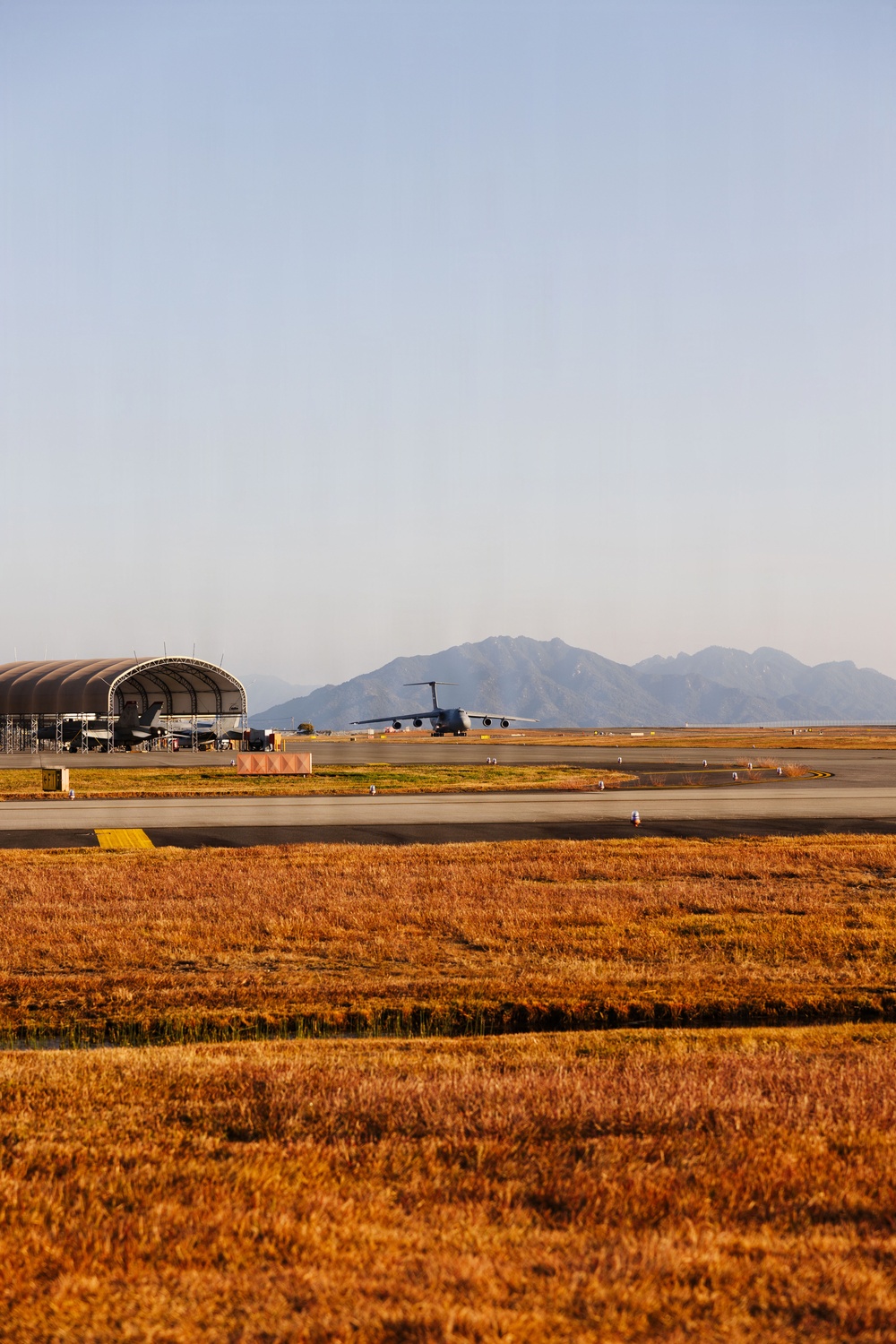 Connecting the globe: A C5M Super Galaxy lands at MCAS Iwakuni