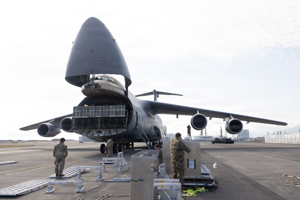 Connecting the globe: A C5M Super Galaxy lands at MCAS Iwakuni