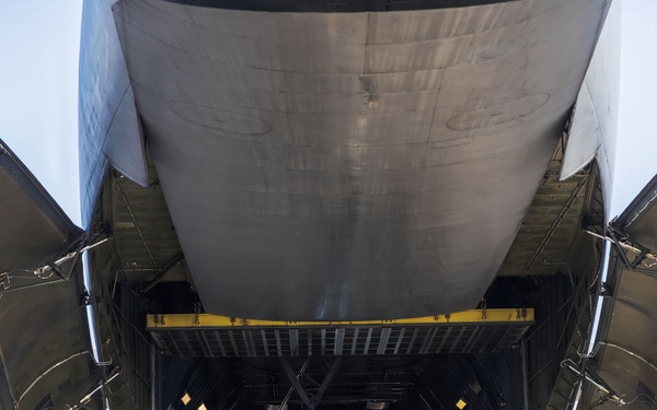 Connecting the globe: A C5M Super Galaxy lands at MCAS Iwakuni