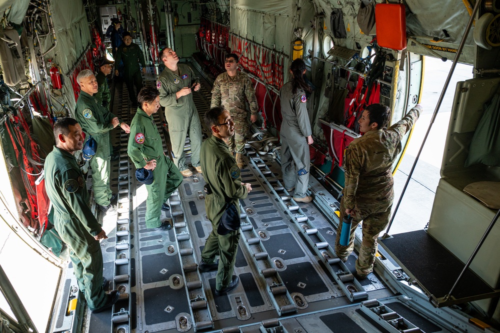 459, 36 AS engage in bilateral SME exchange with JMSDF