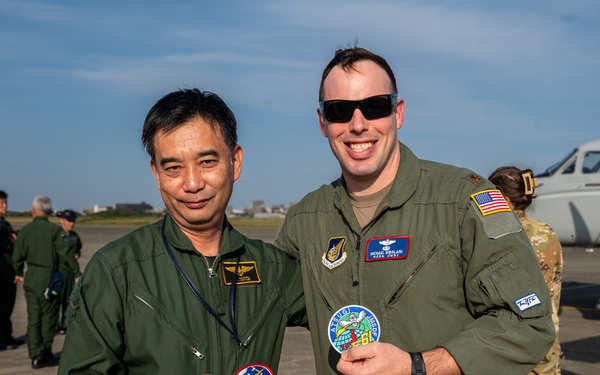 459, 36 AS engage in bilateral SME exchange with JMSDF