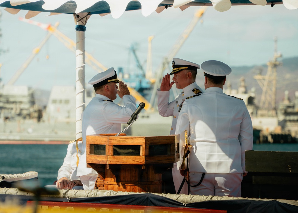 USS Columbia holds Change of Command Ceremony