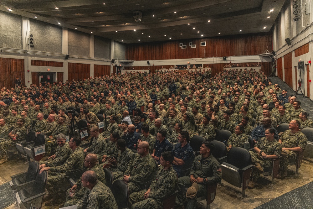 CNO, MCPON visit Guam