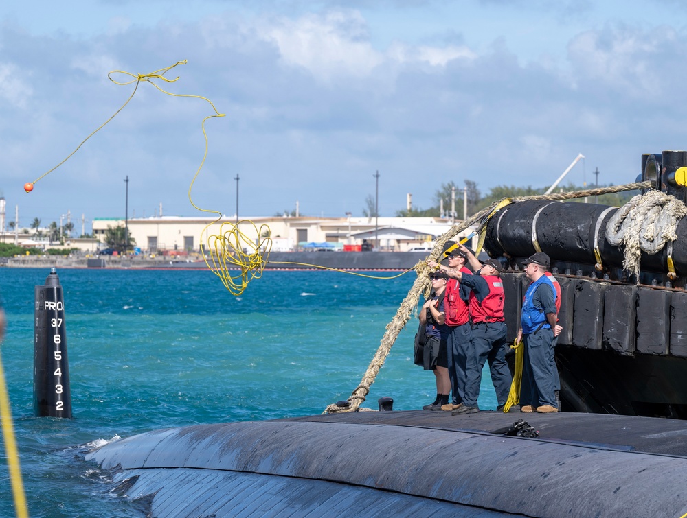 USS Asheville (SSN 758) returns to homeport