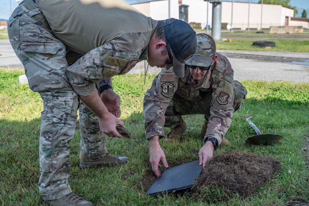 Osan EOD and K9 conduct collaborative training