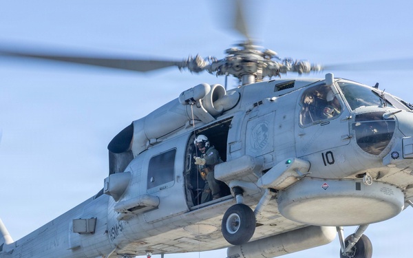 USS Rafael Peralta (DDG 115) Flight Operations