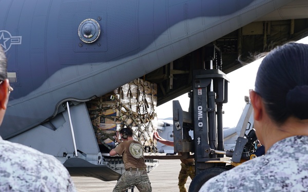 U.S. and Philippine Air Forces unite for lifesaving typhoon relief