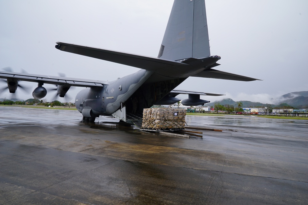 U.S. and Philippine Air Forces unite for lifesaving typhoon relief