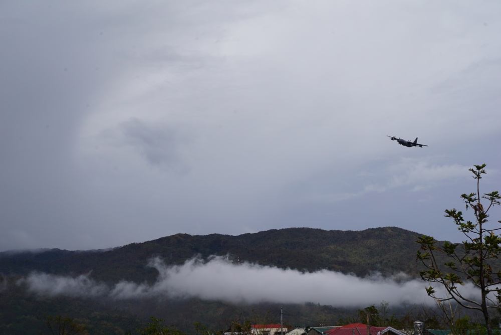 U.S. and Philippine Air Forces unite for lifesaving typhoon relief