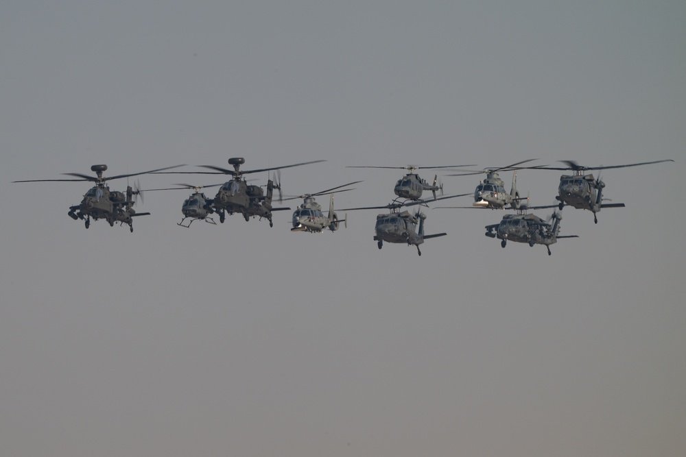 Aerial performers wow crowds at Dubai Airshow 2025