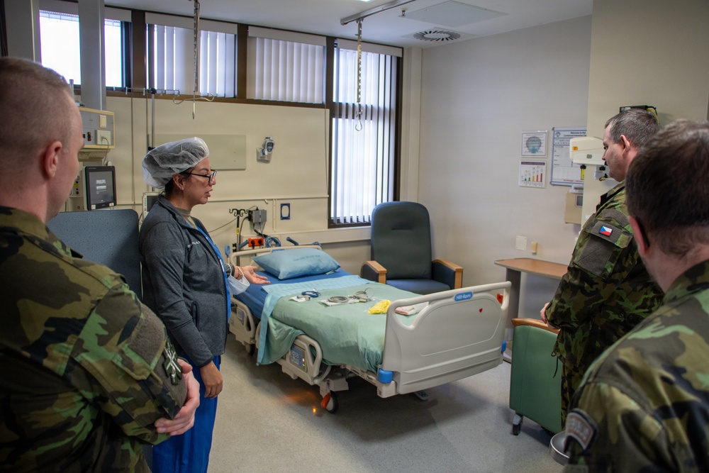 Czech Republic Delegation Visits LRMC