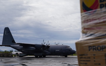 U.S. and Philippine Air Forces unite for lifesaving typhoon relief