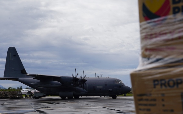 U.S. and Philippine Air Forces unite for lifesaving typhoon relief