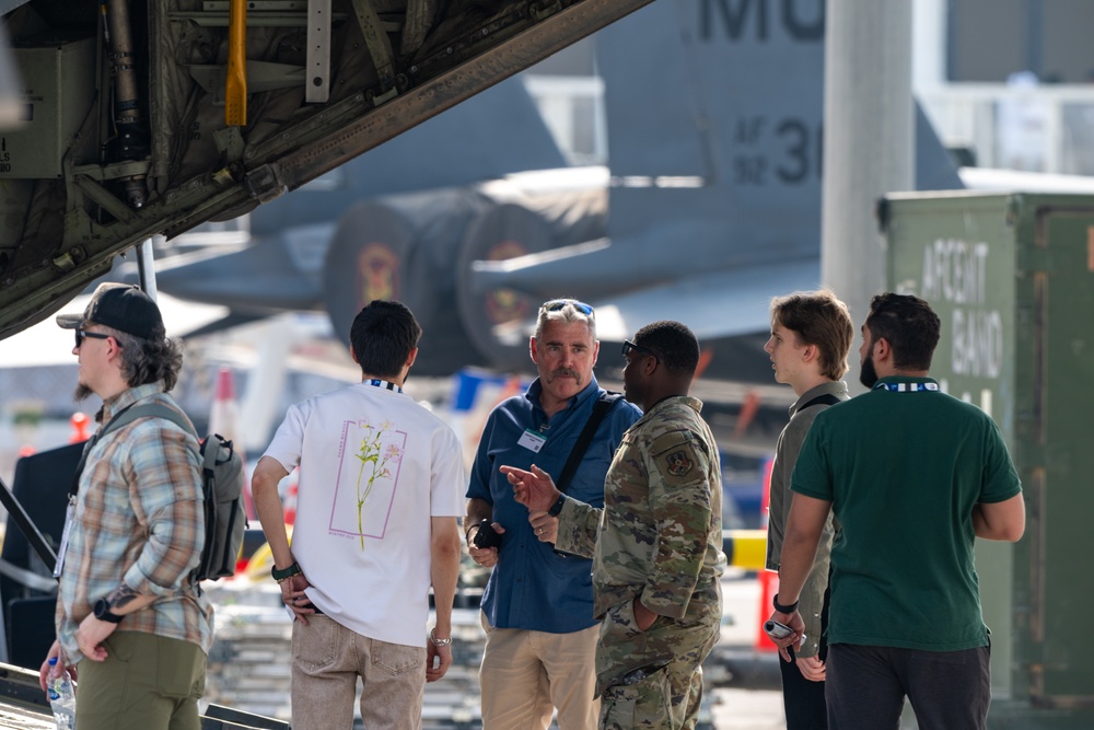 Airmen, Soldiers highlight US aircraft during Dubai Airshow 2025