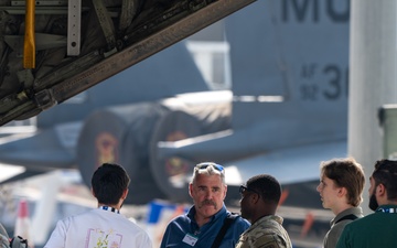 Airmen, Soldiers highlight US aircraft during Dubai Airshow 2025