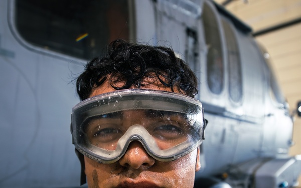 VX-1 Sailors conduct routine maintenance