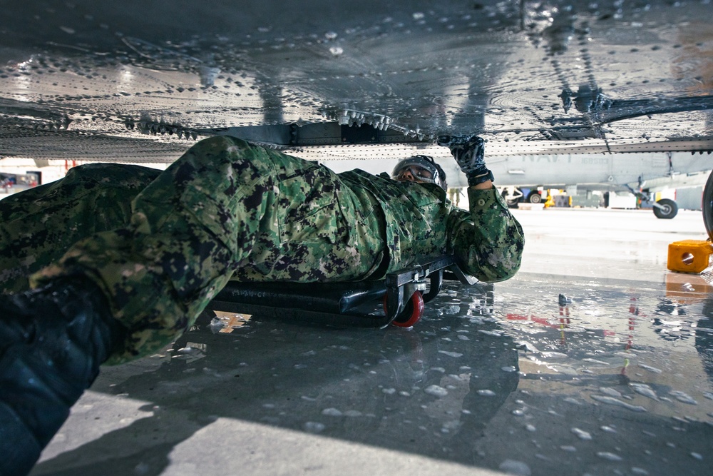 VX-1 Sailors conduct routine maintenance