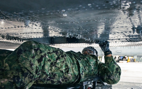 VX-1 Sailors conduct routine maintenance