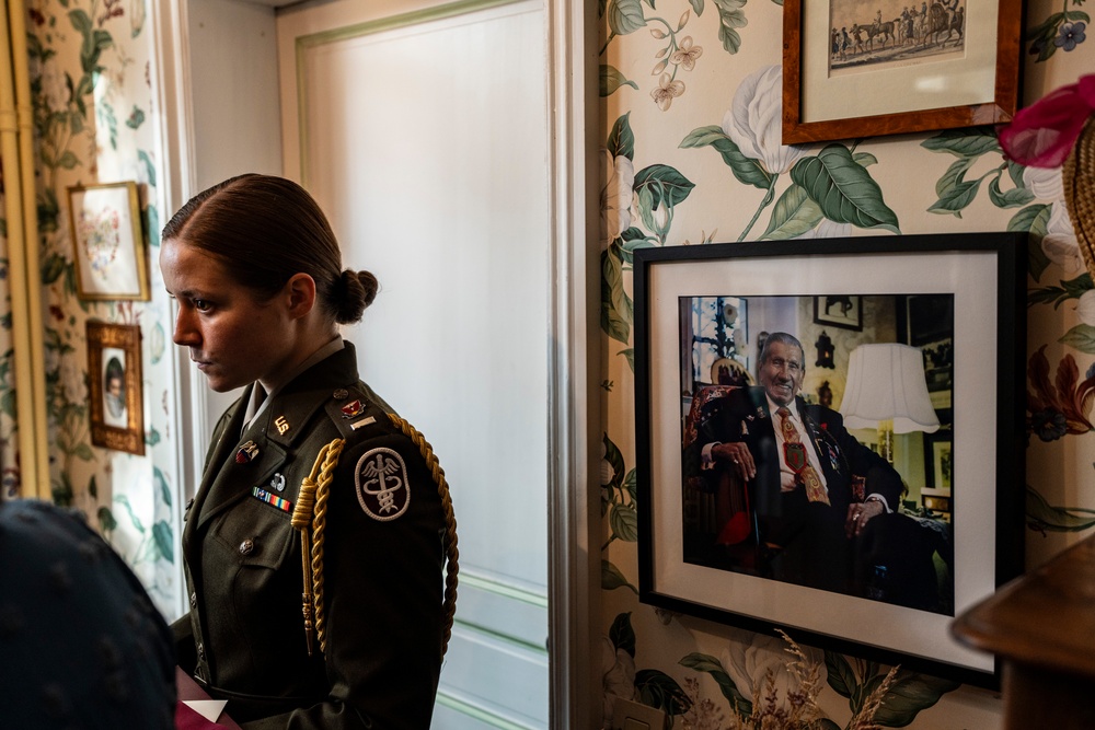 WWII Combat Medic Charles Shay Receives the Order of Military Medical Merit