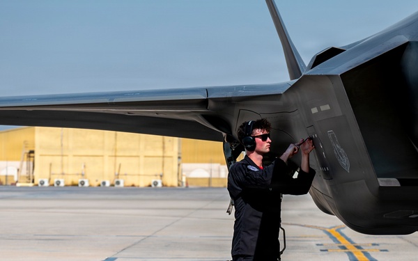 F-35A Demonstration Team performs at Dubai