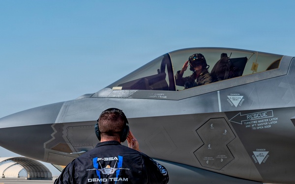 F-35A Demonstration Team performs at Dubai