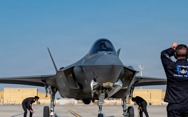F-35A Demonstration Team performs at Dubai