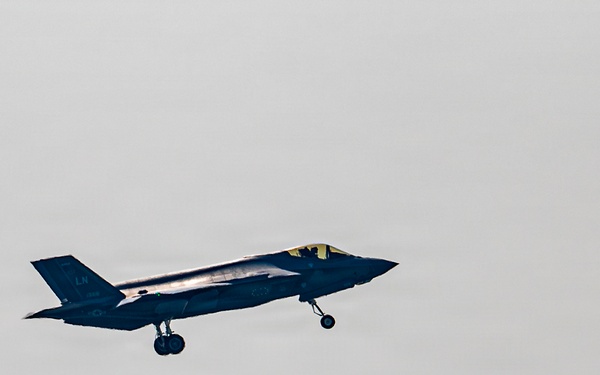 F-35A Demonstration Team performs at Dubai