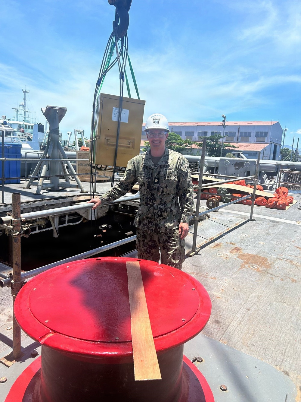 Diving into Dual Roles: The Unique Mission of the Navy’s Engineer-Diver