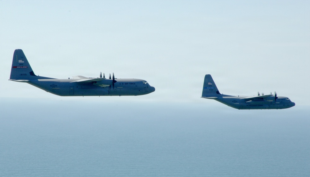 DVIDS - Images - Birds of a Feather: Flying the J-model in Formation ...