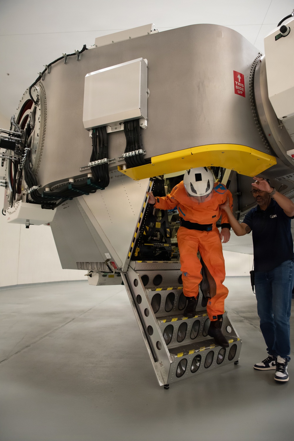 711 HPW centrifuge simulates spaceflight for astronauts